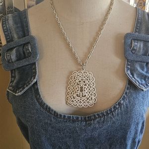 1960s white necklace statement necklace